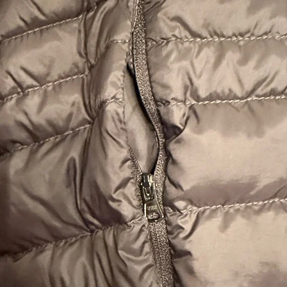 Lands' End Women’s Black Quilted Jacket - Picture 4 of 6